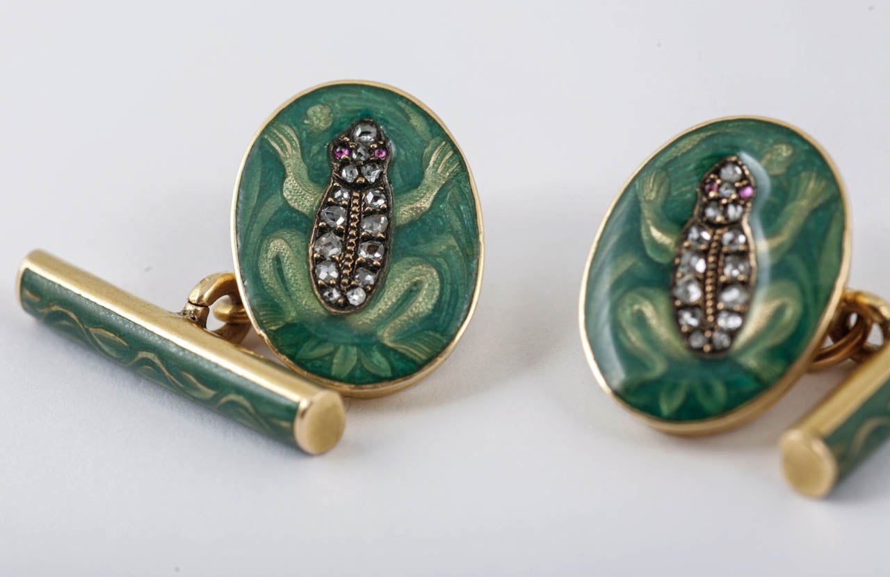 Rare Pair of Green Enamel Gold Cufflinks In Excellent Condition In London, GB