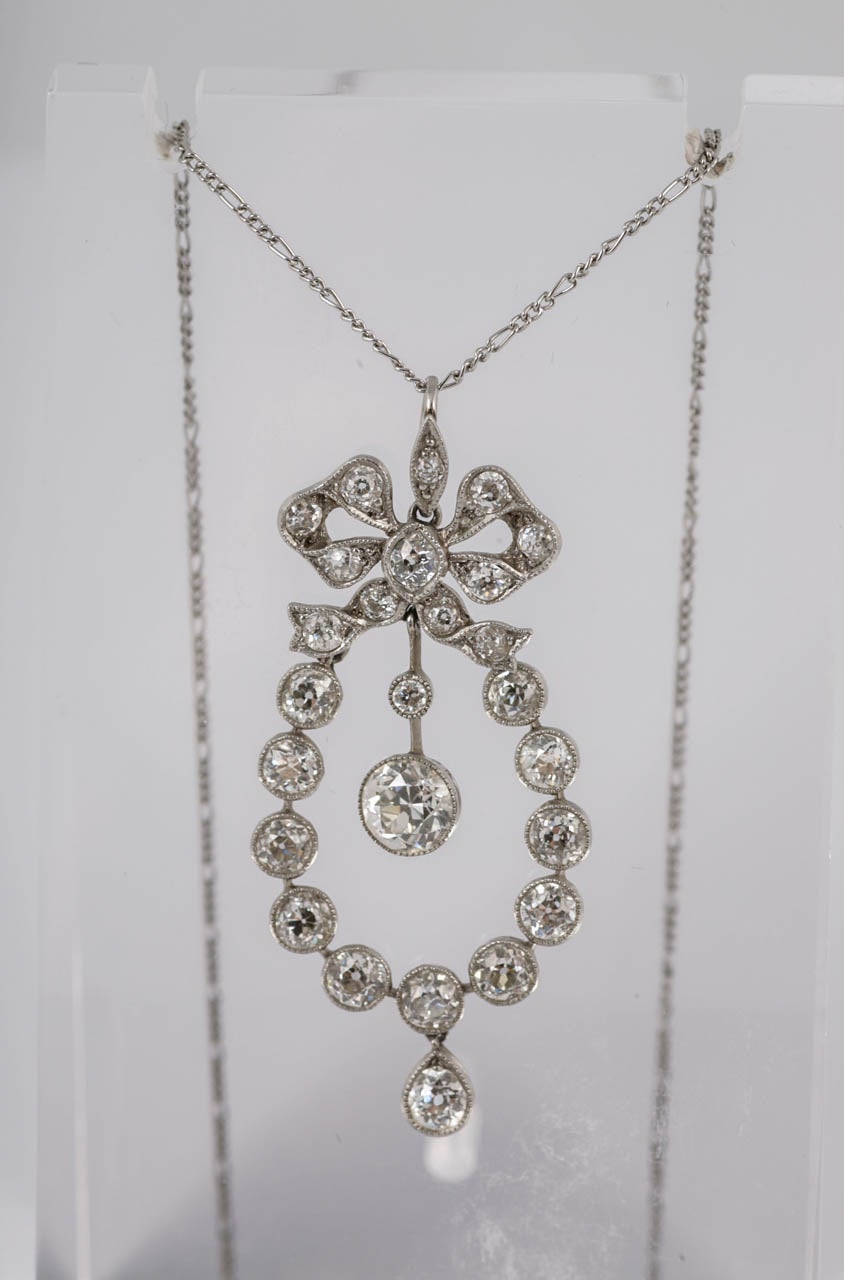 Edwardian Diamond pendant set in Platinum in Belle Epoque style. The centre is articulated.