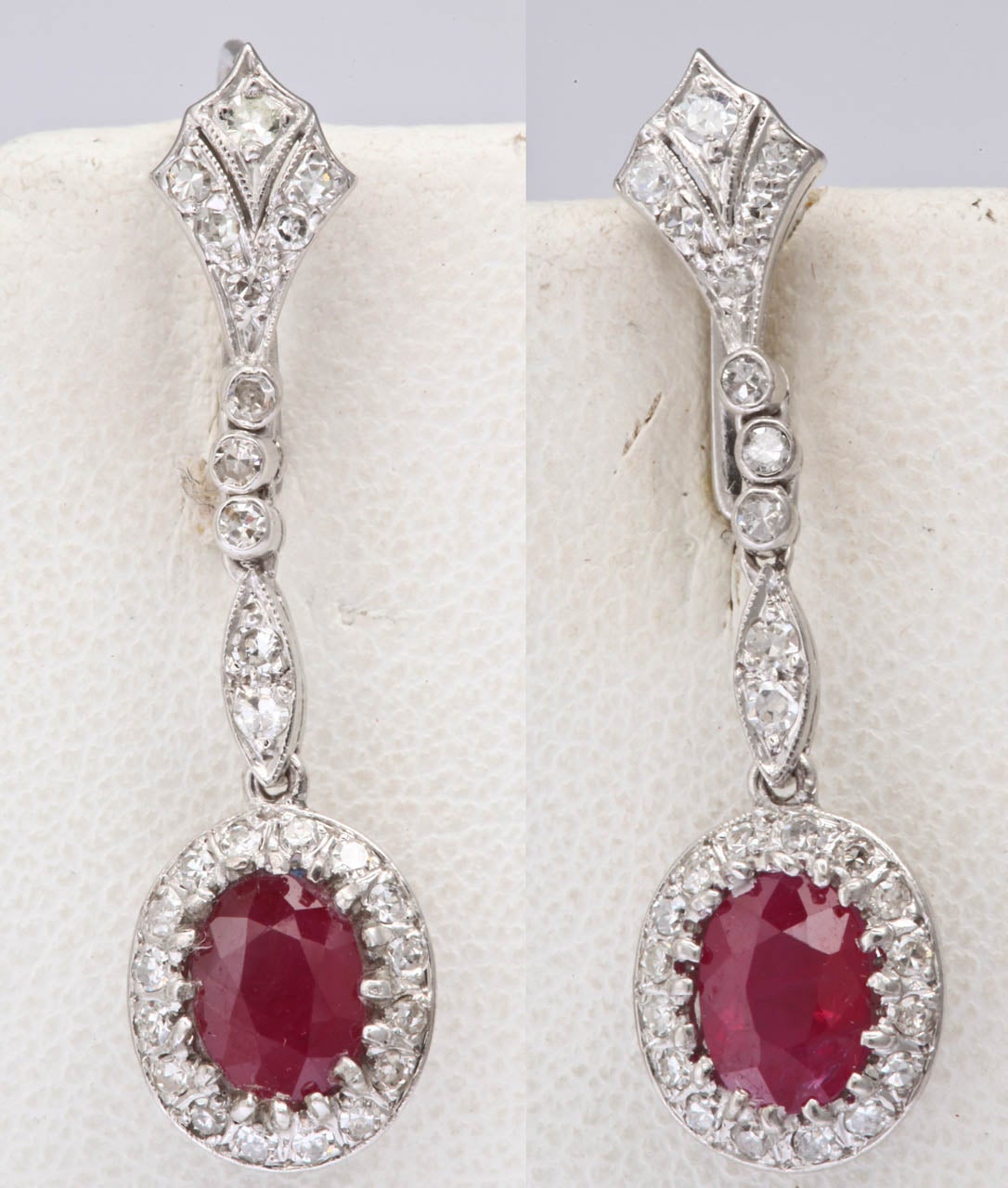 1940s Ruby Diamond White Gold Drop Dangle Earrings In Excellent Condition In New York, NY