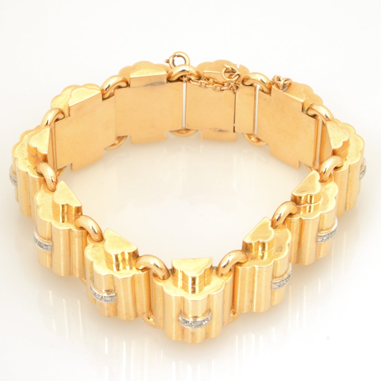 Round Cut Fabulous Retro 1940s Wide Diamond and Gold Stylized Dome Bracelet For Sale