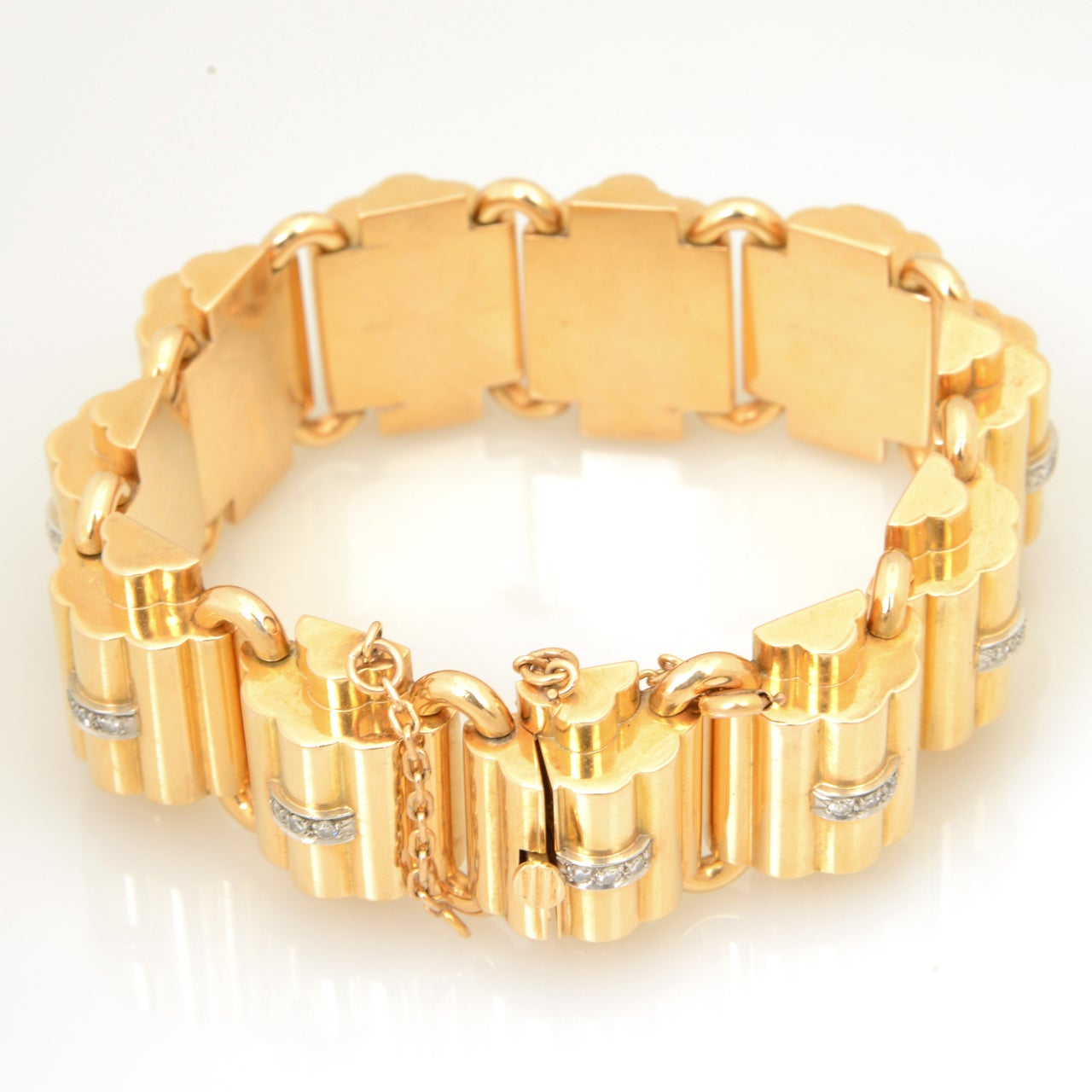Fabulous Retro 1940s Wide Diamond and Gold Stylized Dome Bracelet In Good Condition For Sale In Miami Beach, FL