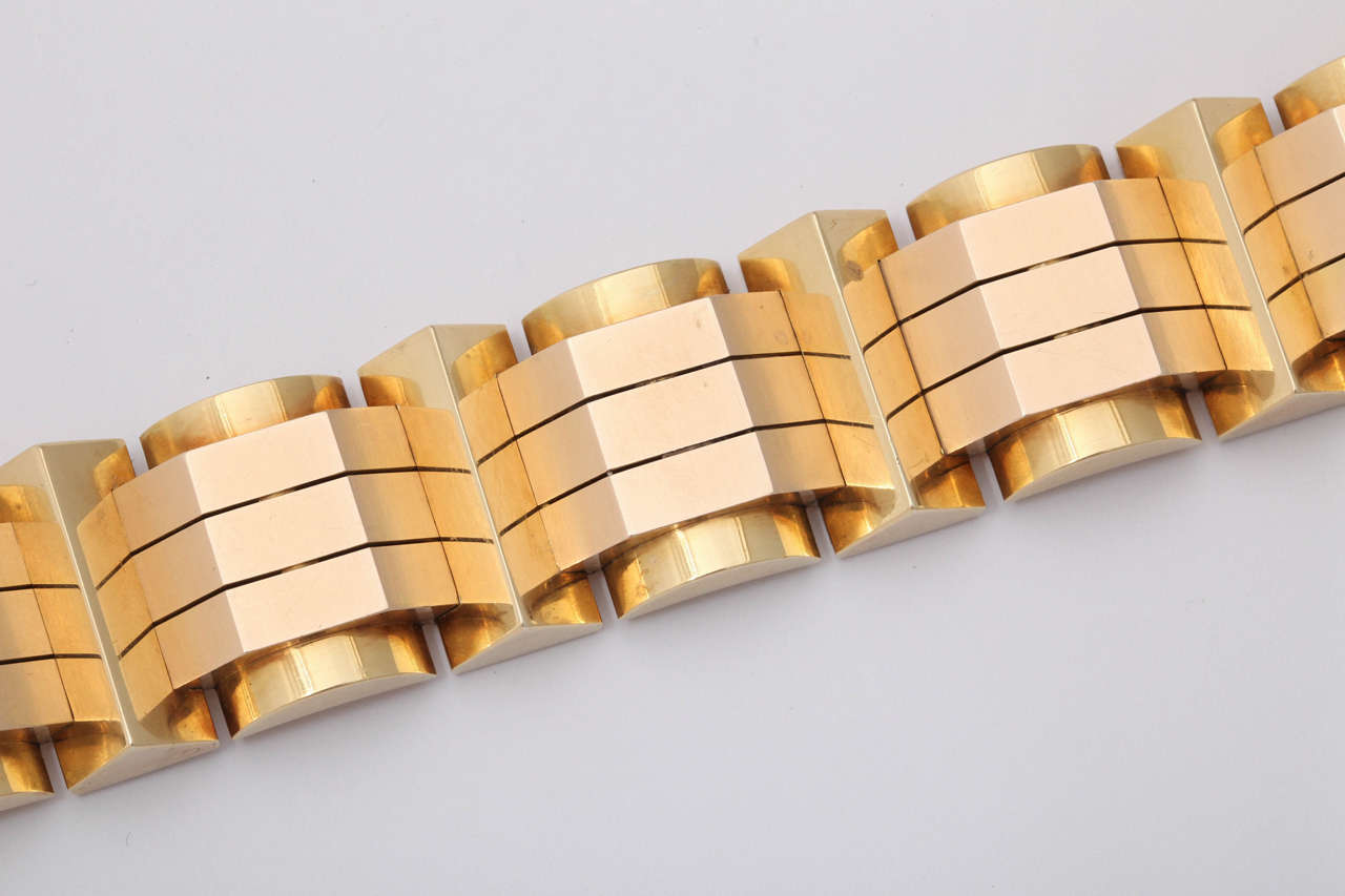 1940s Retro Geometric Gold Bracelet In Excellent Condition In New York, NY