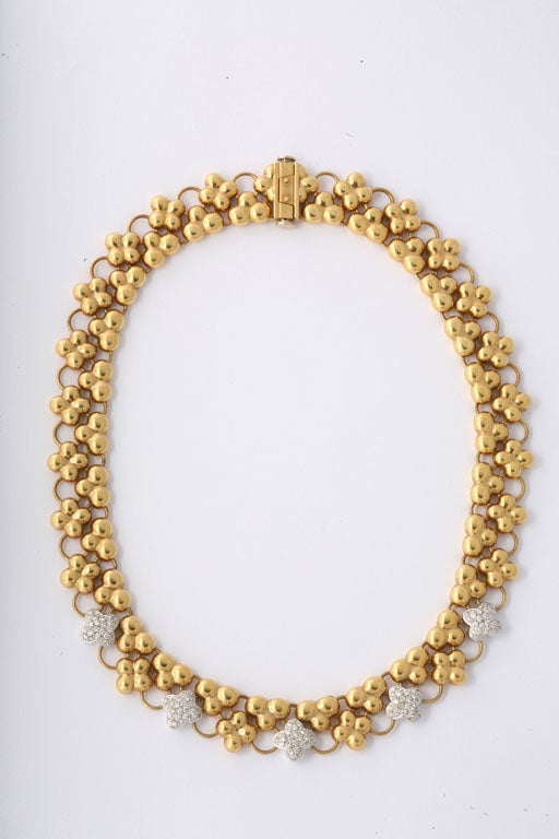 18k Gelbgold Kleeblatt Design Halskette 
135 Diamant 1,47 Karat
91.4 Gramm 18k Gold