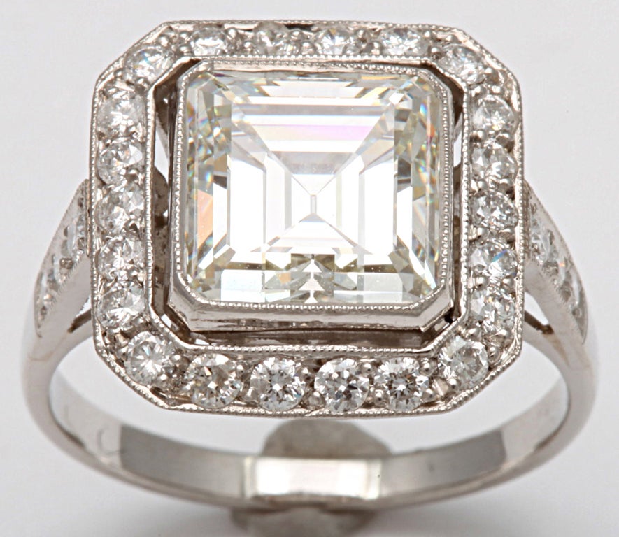 A stunning 3.5 ct  diamond ascher cut (VVS 2 ) (I)  Art Deco platinum engagement ring. UGL Certificate # 3129928