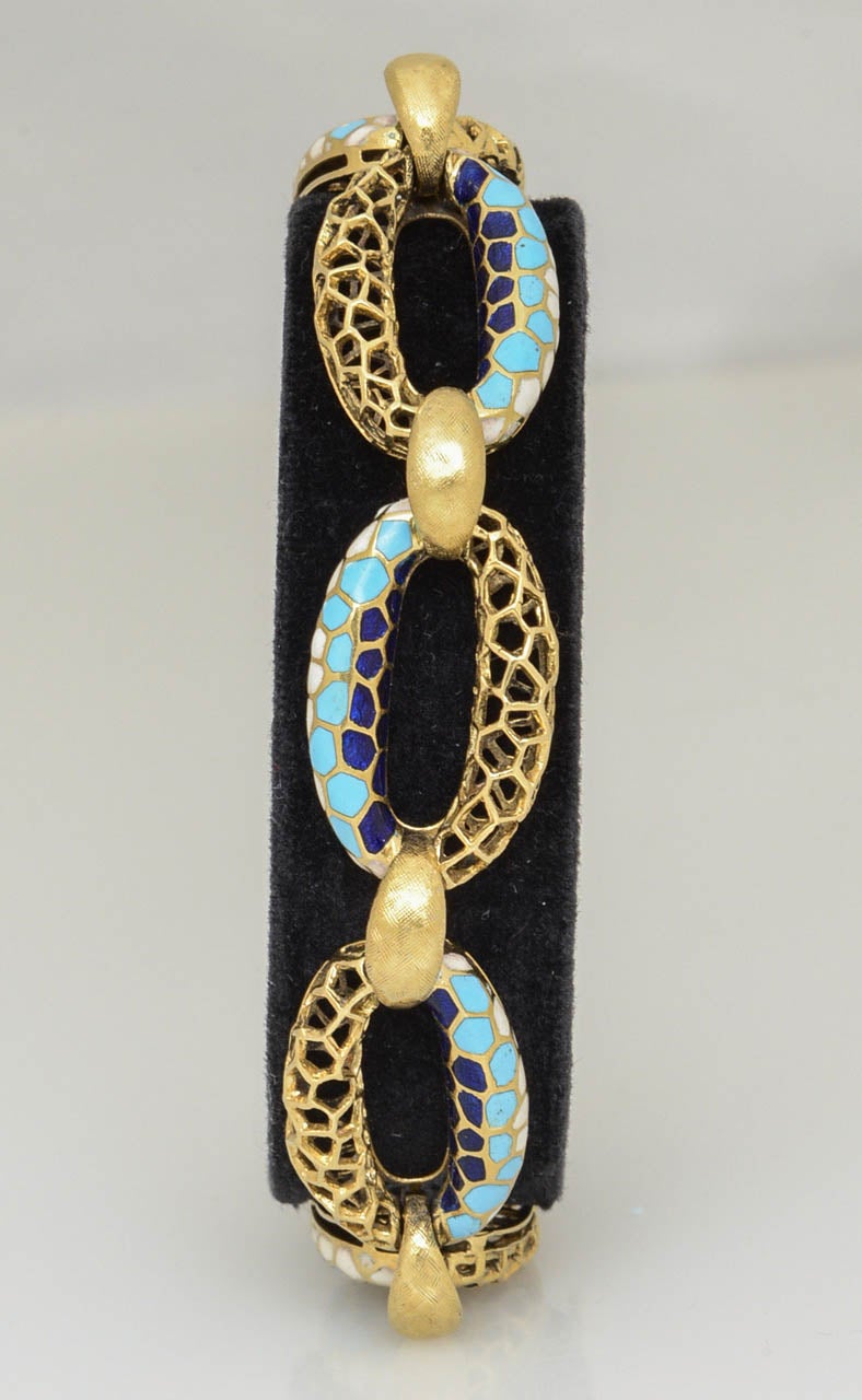 1970s Blue and White Enamel Honeycomb Gold Bracelet In Excellent Condition In Miami Beach, FL