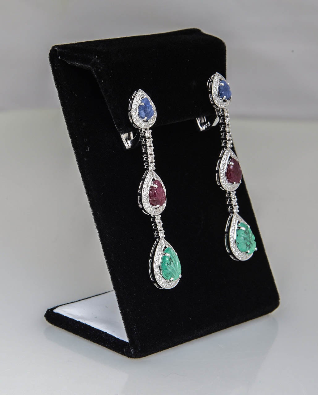 Carved Emerald, Ruby and Sapphire Leaves in Diamond Drop Earrings In Excellent Condition For Sale In Miami Beach, FL