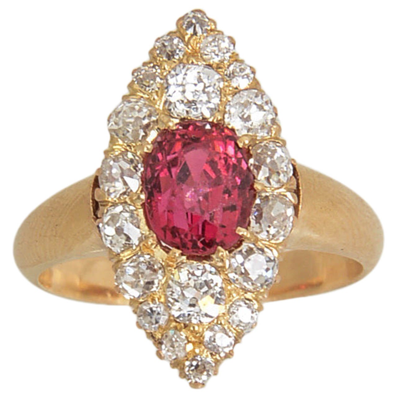 viktorianischer Navette-Ring mit Spinell und Diamant