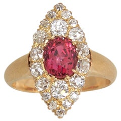 Anello vittoriano in oro con Spinello e Diamante Navette