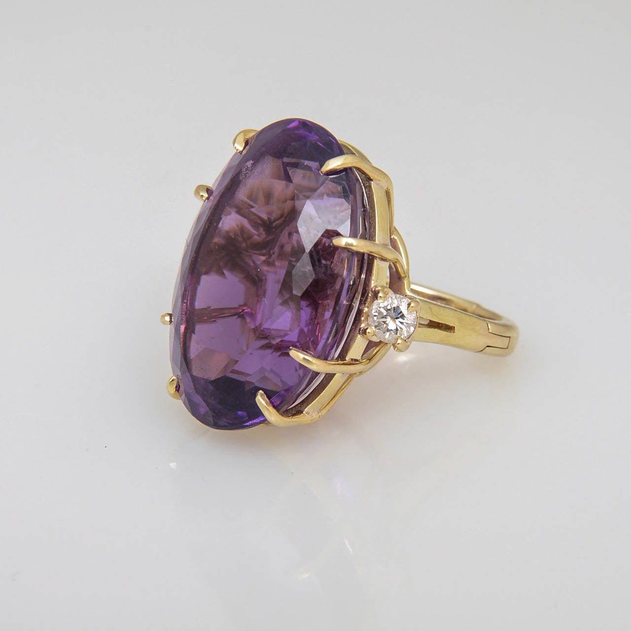 1970s Large Amethyst and Diamond Gold Cocktail Ring For Sale 4