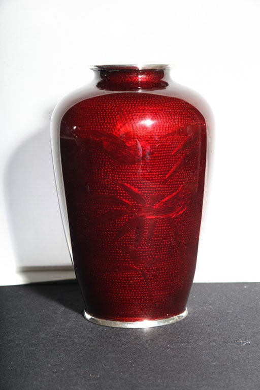 pigeon blood vase