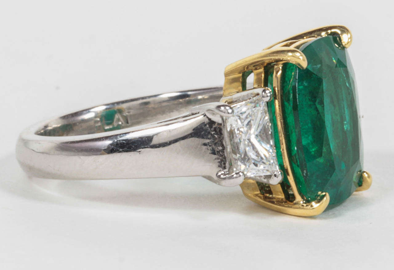 Fine Cushion Cut Emerald and Diamond Ring In Excellent Condition In New York, NY