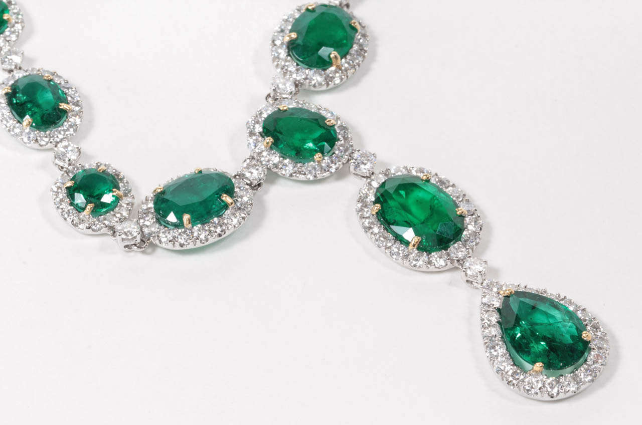 Emerald Diamond Gold Drop Necklace In New Condition In New York, NY