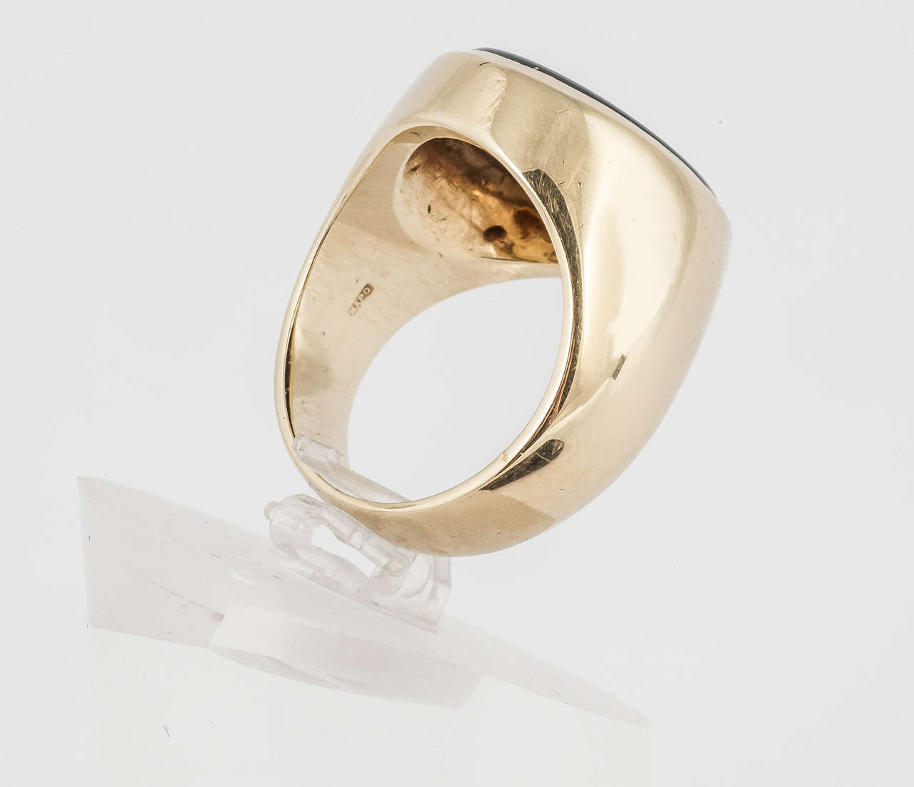 Late Victorian Sardonyx Gold Armorial Signet Ring