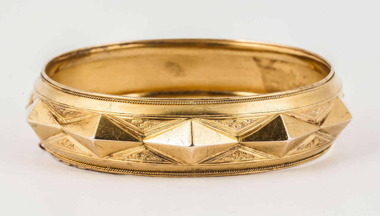 15ct Victorian Gold bangle in architectural style