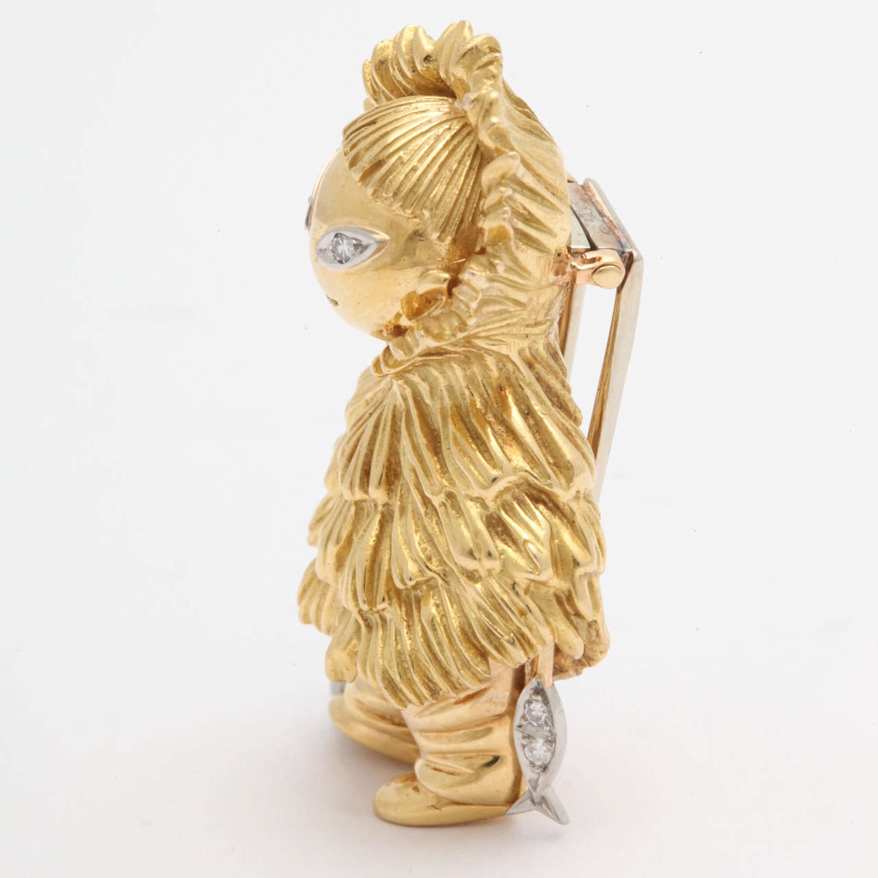 1950s Diamond Textured Gold Whimsical Eskimo Holding Fish Clip Brooch 3