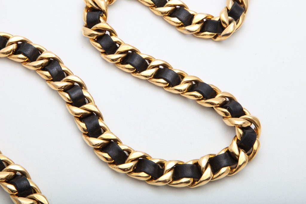 CHANEL BLACK/GOLD CHAIN NECKLACE/BELT 1