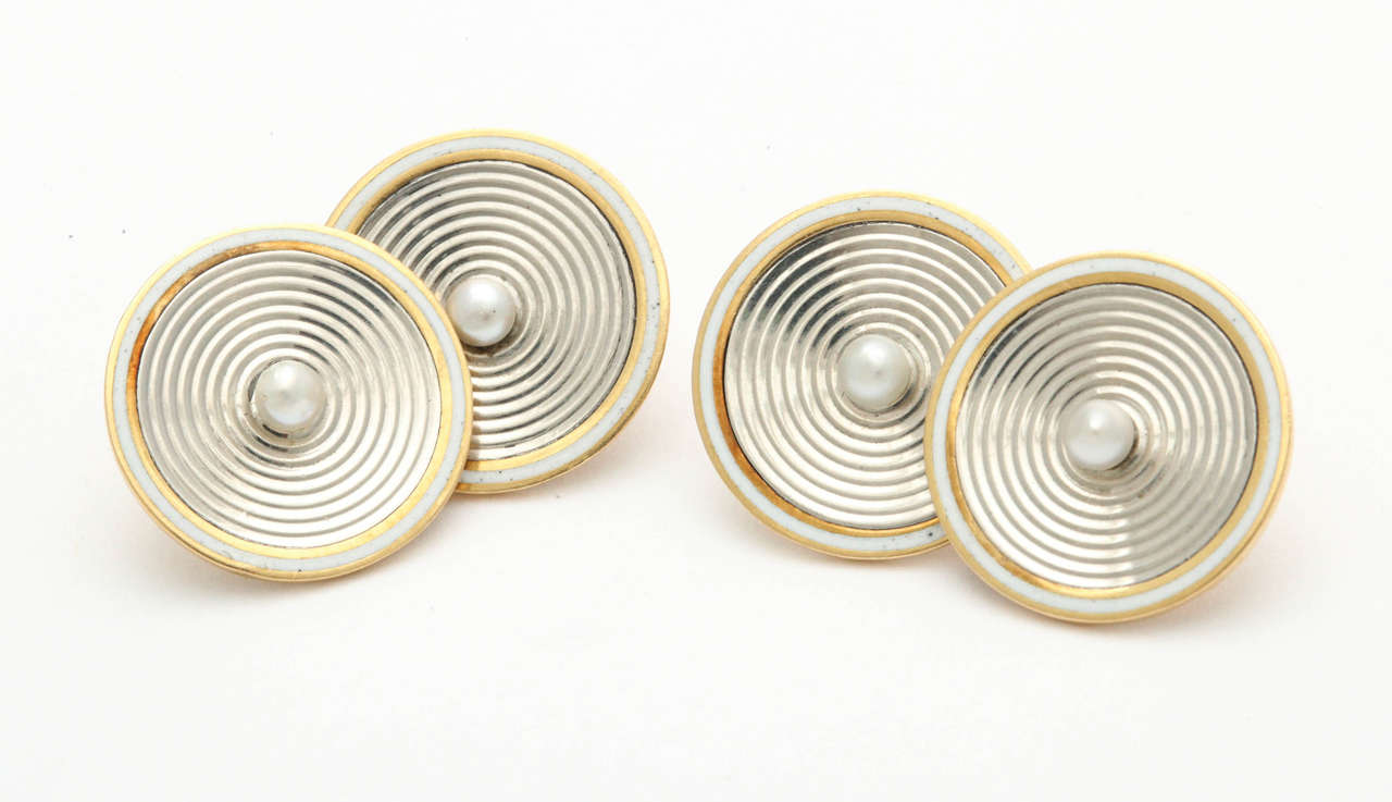 French Pearl Two Color 18k Gold Cufflinks, Paris, 1960s For Sale 1