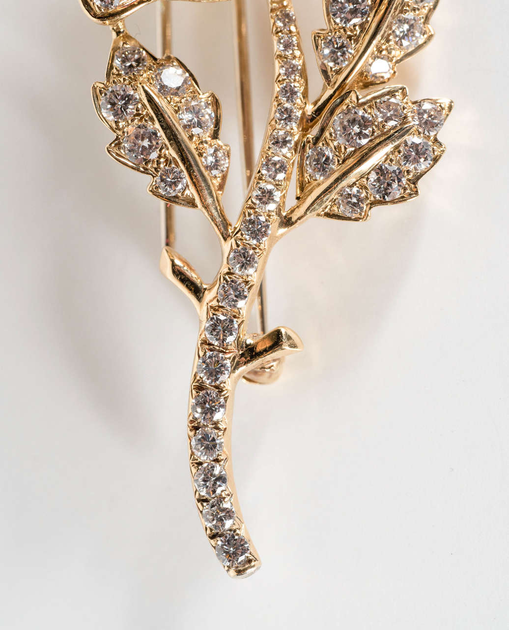 Diamond Gold Floral Rose Spray Brooch In New Condition In New York, NY