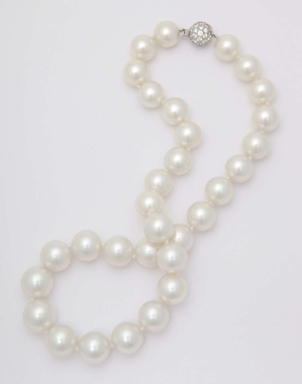 TIFFANY & CO. Diamond Single-Strand Cultured Pearl Platinum Necklace