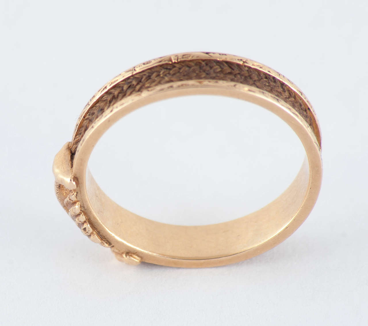 Georgian Antique Gold and Hair Fede Ring For Sale