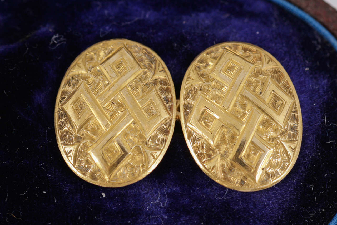 Victorian Gold Cufflinks and Studs in Original Fitted Case In Excellent Condition In London, GB