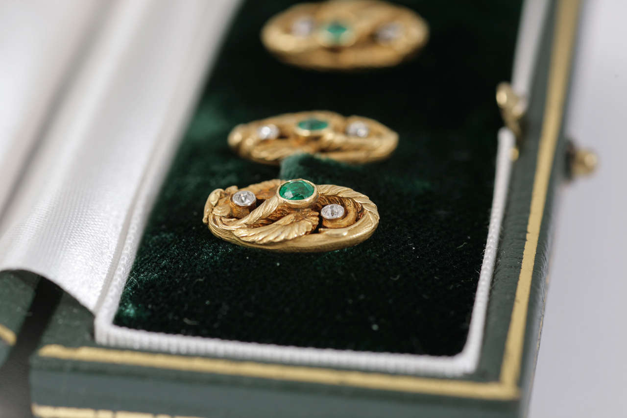 Edwardian Emerald Diamond Gold Cufflinks In Excellent Condition For Sale In London, GB