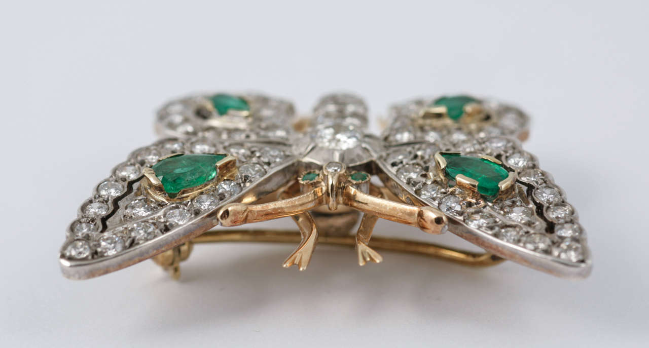 Diamond and Emerald Butterfly Brooch In Excellent Condition In London, GB