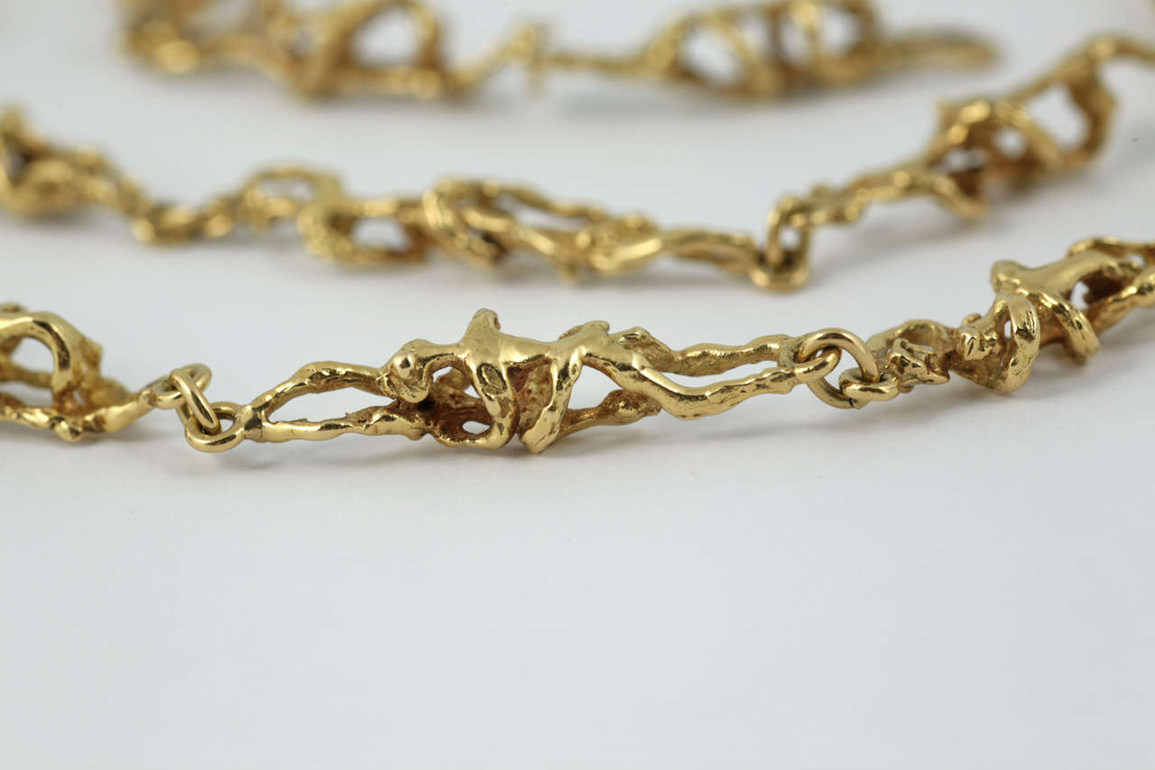 1970s Erotic French Gold Necklace In Excellent Condition For Sale In London, GB