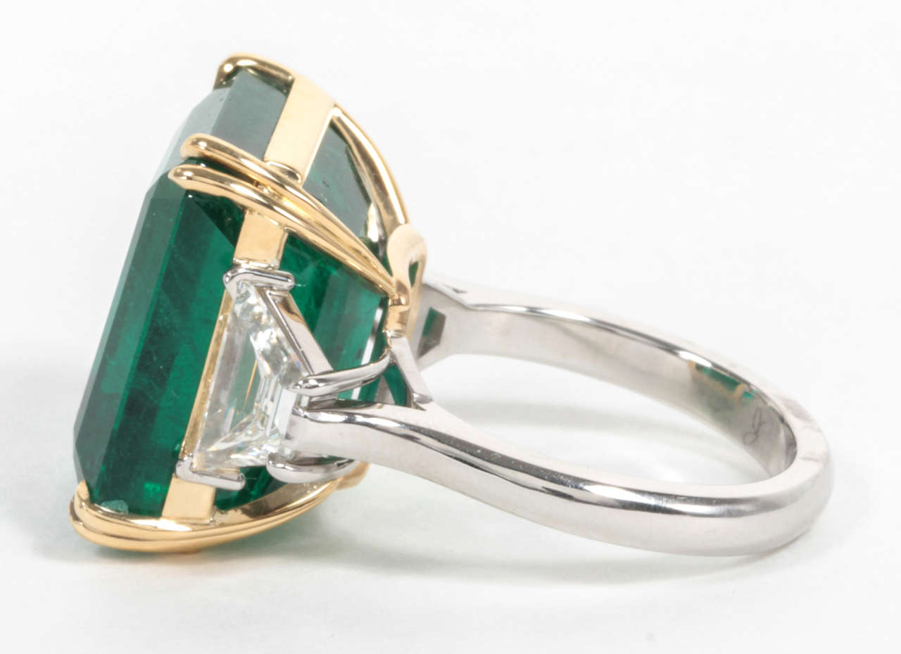 Women's Rare 20.89 carat Emerald Diamond Gold Platinum Ring