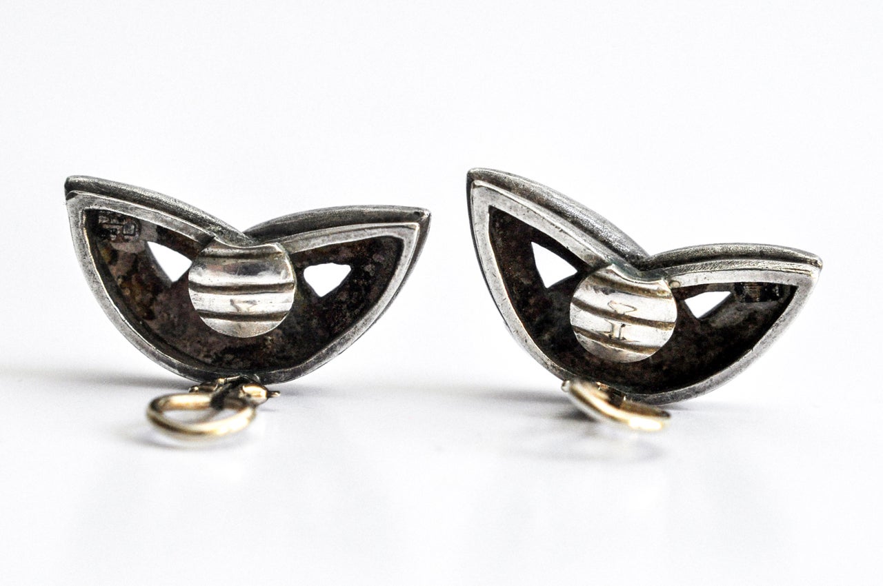 Sterling Silver Modernist Earrings by Christopher Walling In Good Condition For Sale In Winnetka, IL