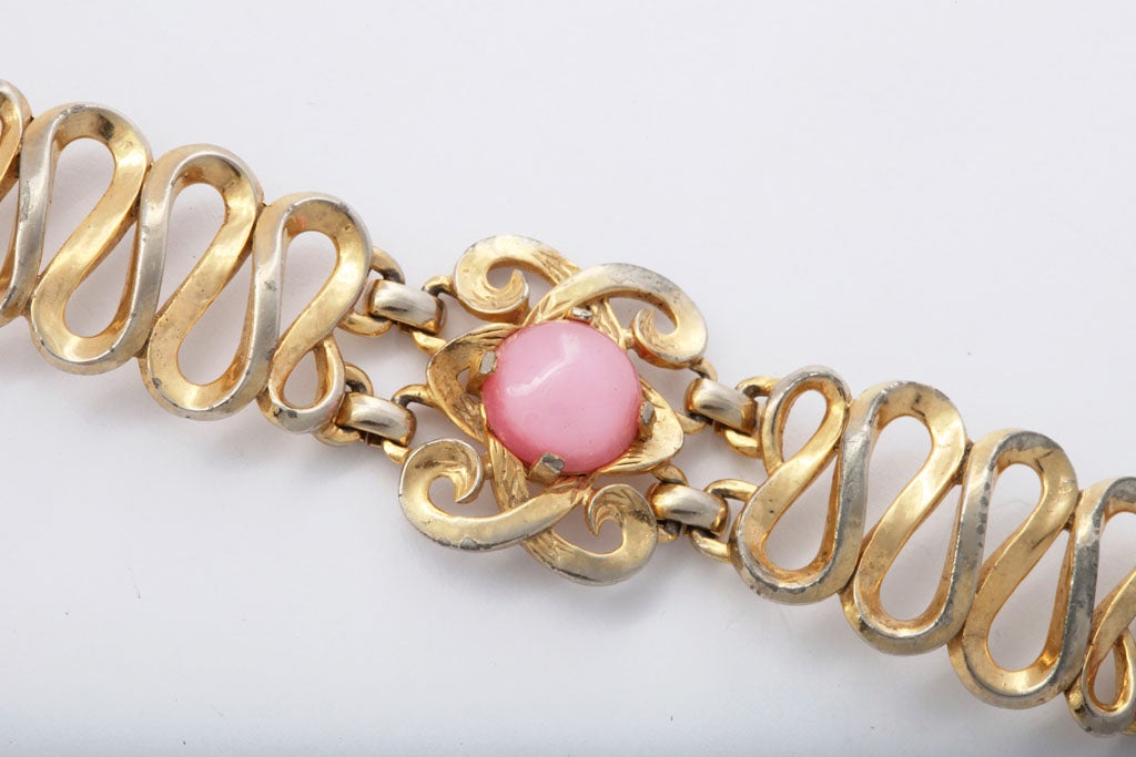 Schiaparelli Bracelet et boucles d'oreilles en or et pierres roses Pour femmes en vente