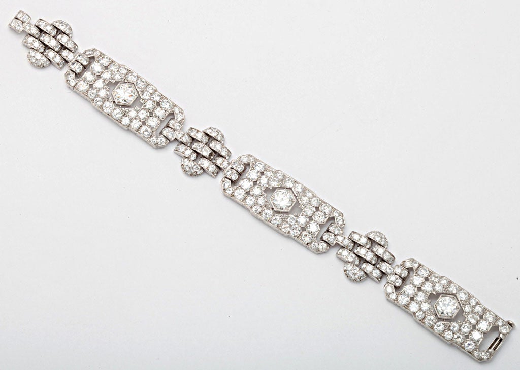 GHISO Important Art Deco  Diamond Bracelet 
9.56 carats