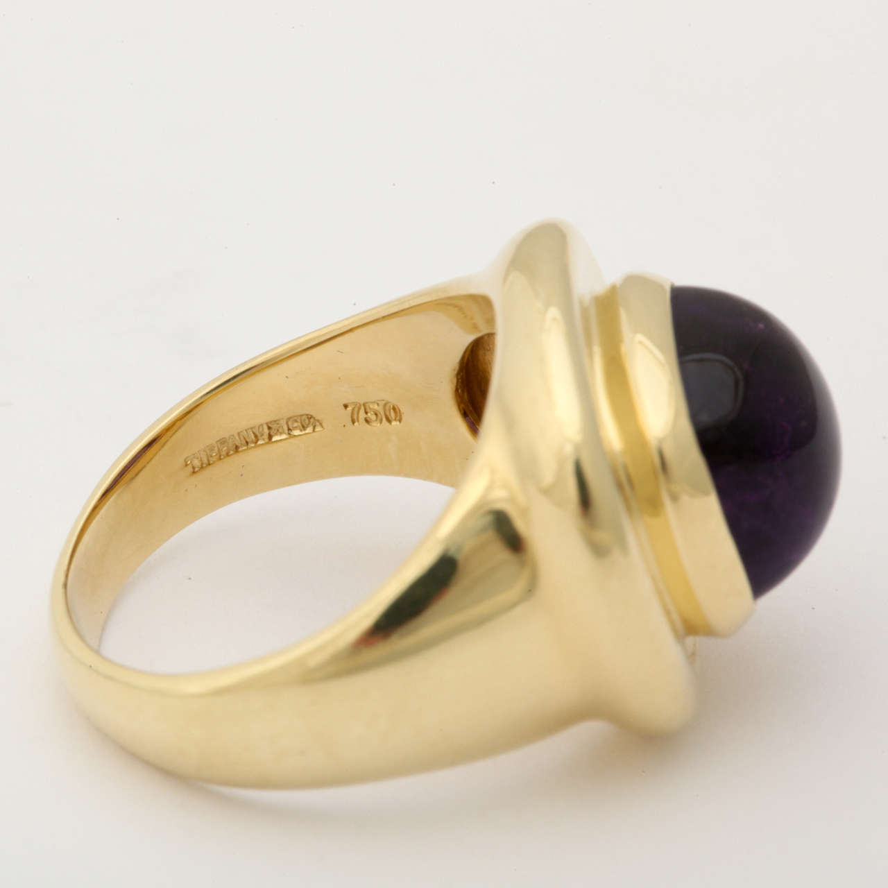 1980s Tiffany & Co. Paloma Picasso Chic Cabochon Bezel Set Amethyst Gold Ring 4