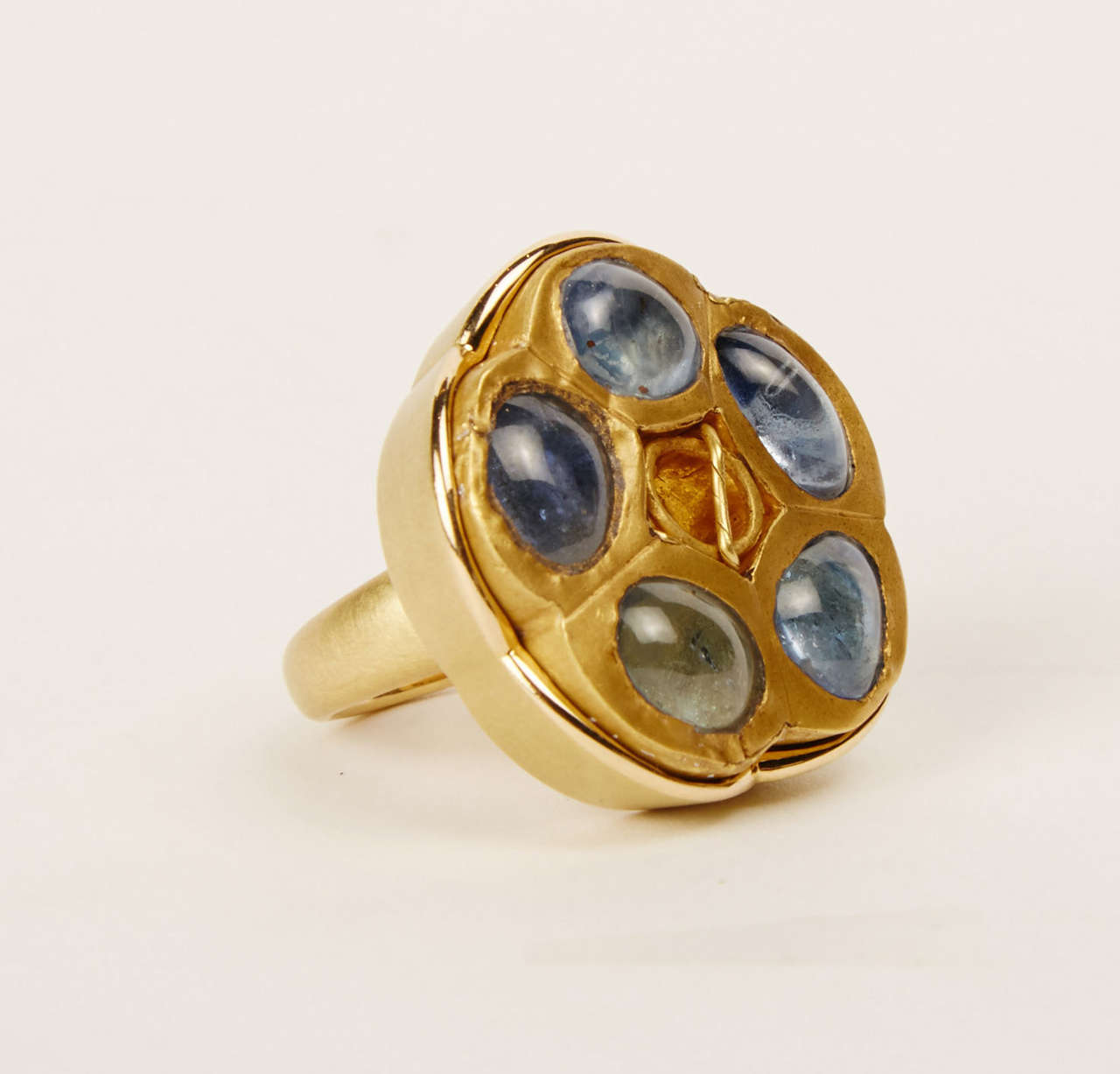 Women's Roman Sapphire and Gold Ring For Sale