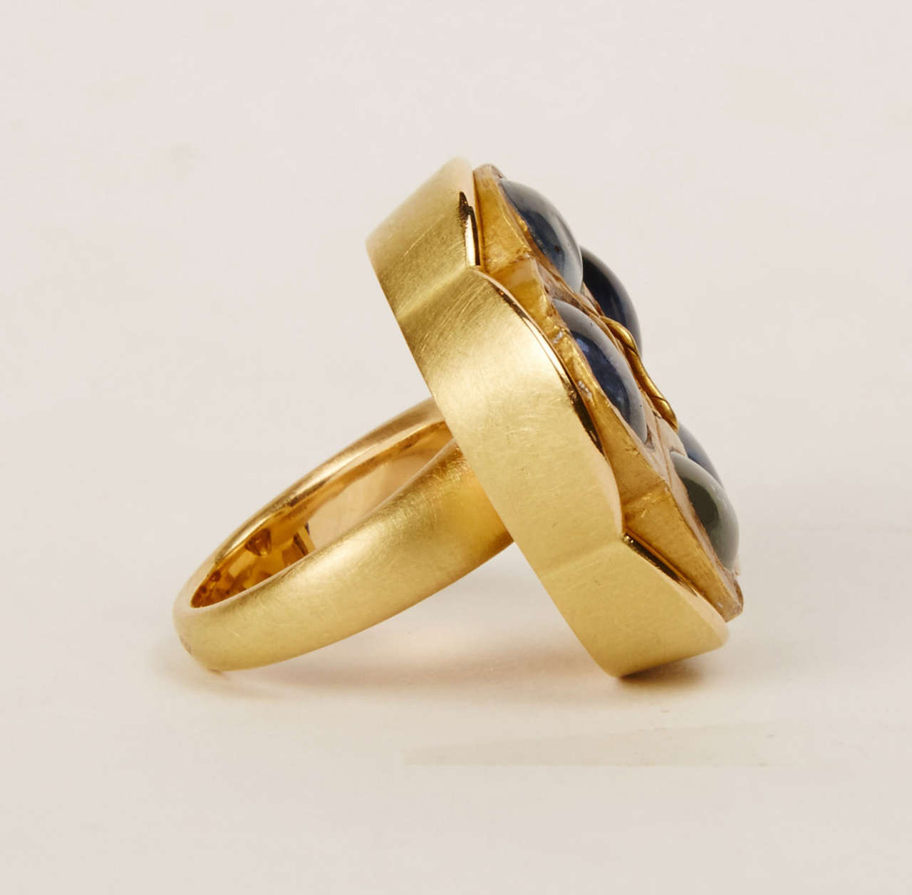 Roman Sapphire and Gold Ring For Sale 1