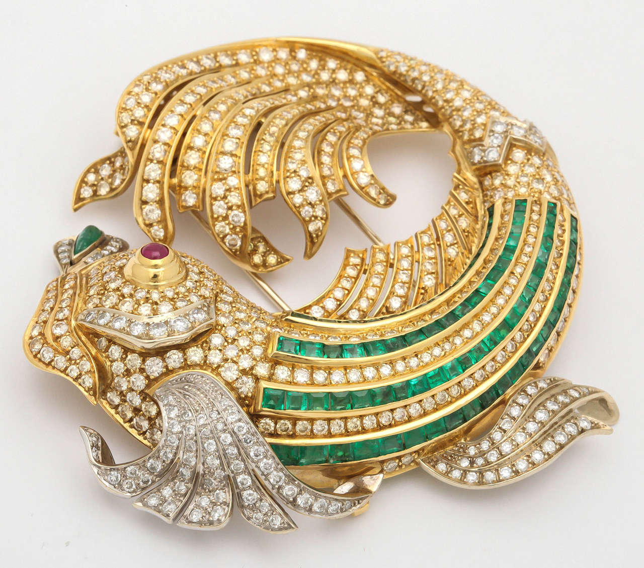 Demner Dramatic Emerald Ruby Diamond Gold Fish Brooch In Excellent Condition For Sale In New York, NY