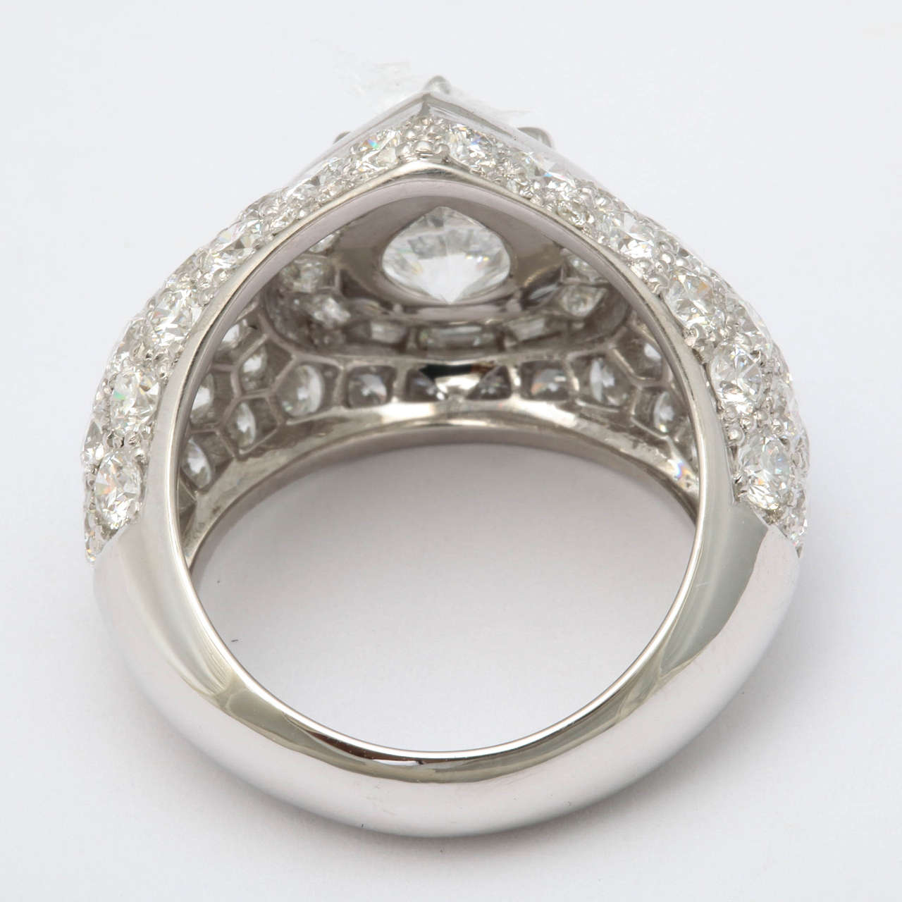 Prächtiger birnenförmiger Diamant-Ring in Tropfenform Damen im Angebot