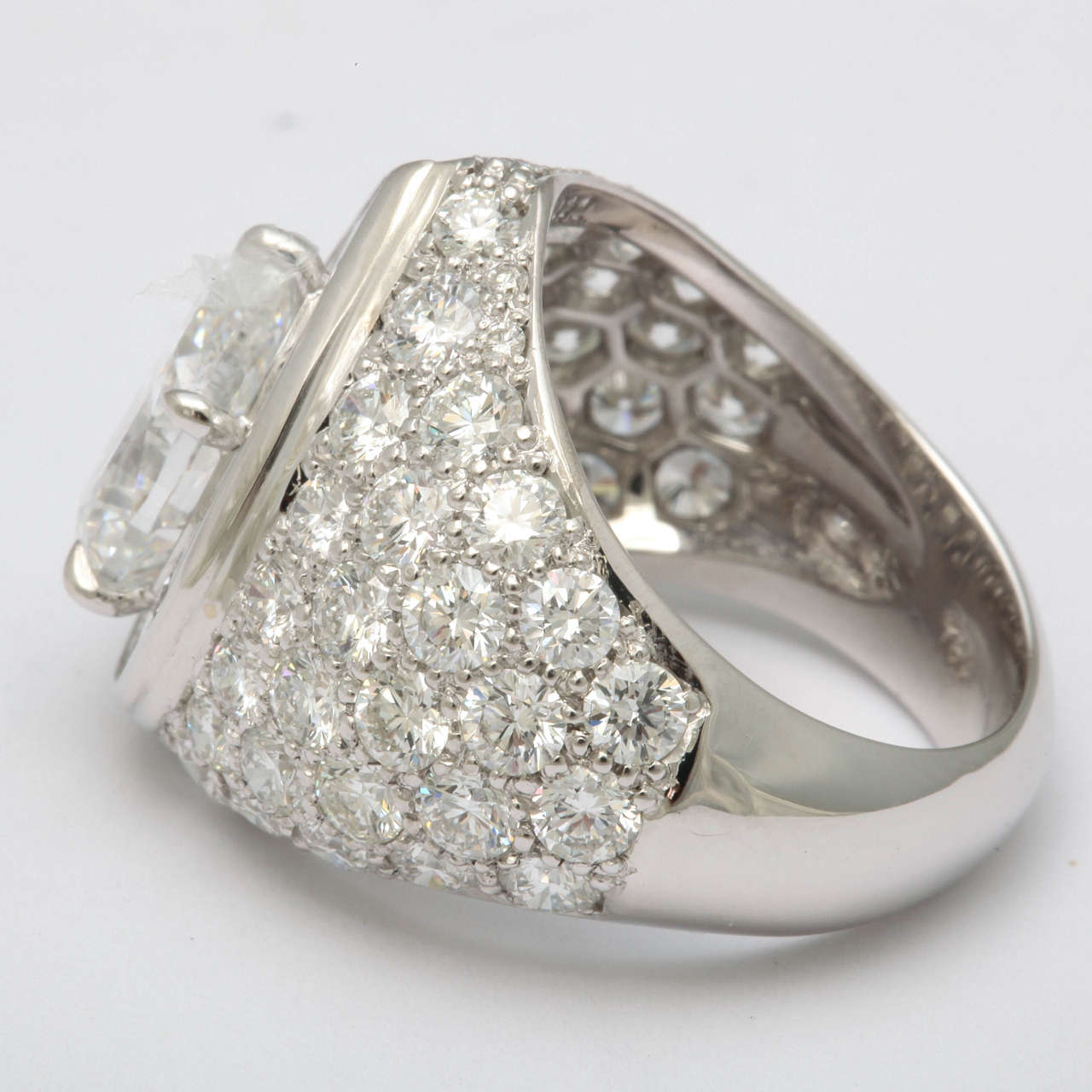 Prächtiger birnenförmiger Diamant-Ring in Tropfenform im Angebot 1
