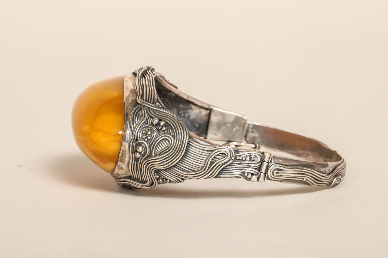 Austrian Art Nouveau Cabochon Amber Silver Bangle Bracelet In Excellent Condition In New York, NY