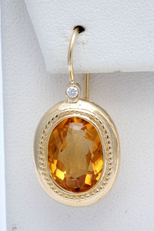 Elegant Citrine Diamond Gold Drop Earrings In Excellent Condition In Miami Beach, FL