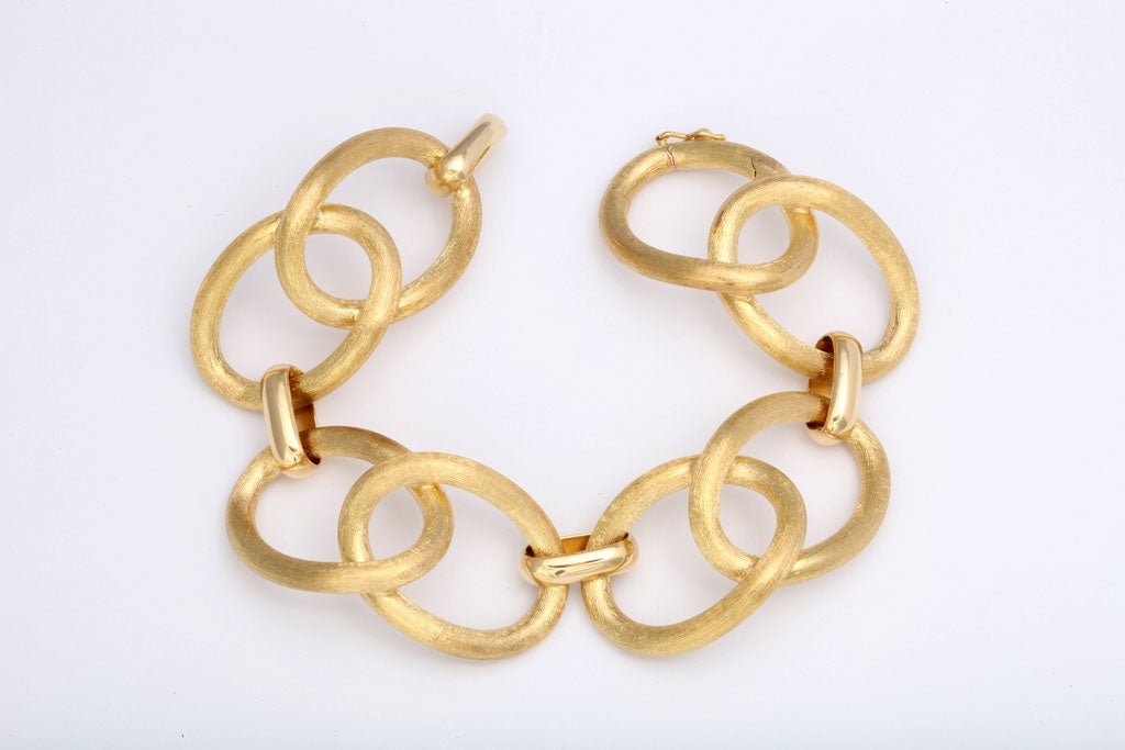 Elegant Brushed Gold Chain Link Bracelet 1