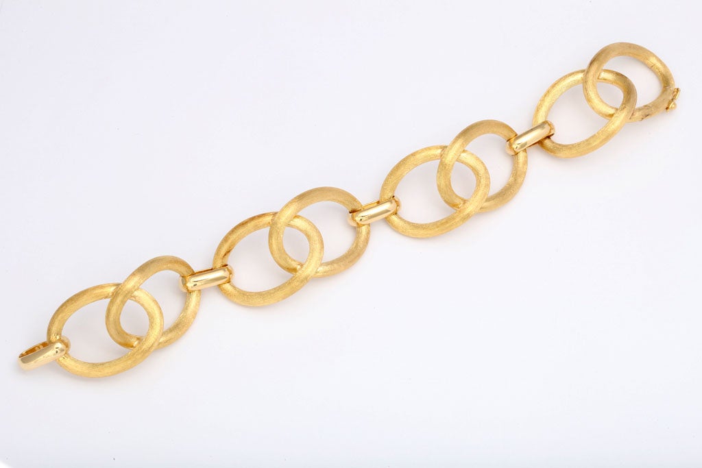 Elegant Brushed Gold Chain Link Bracelet 2