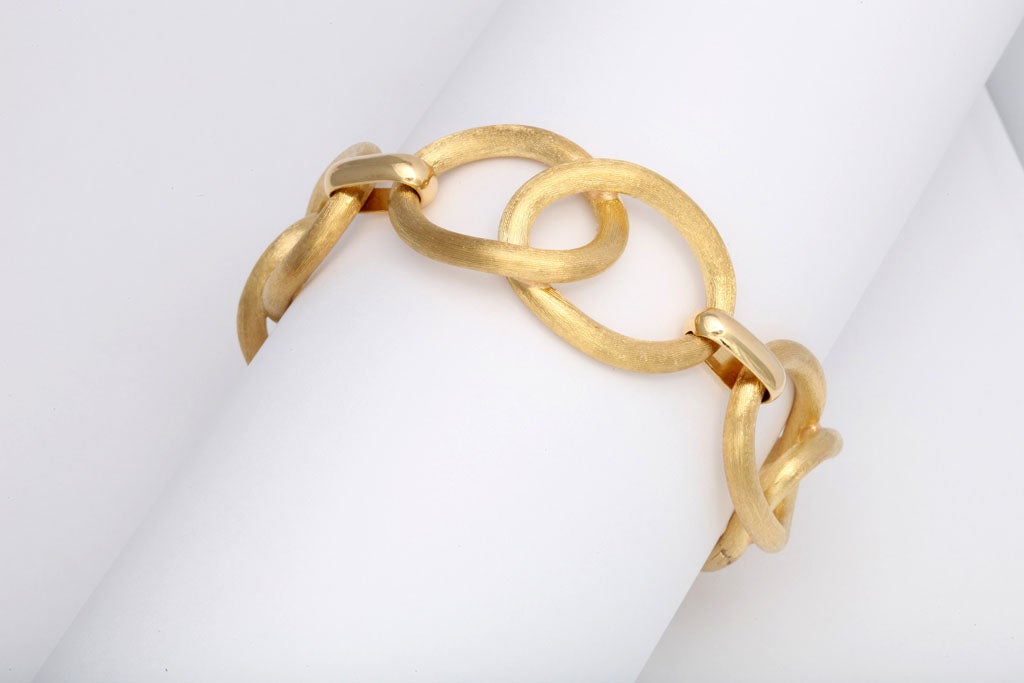 Elegant Brushed Gold Chain Link Bracelet 3