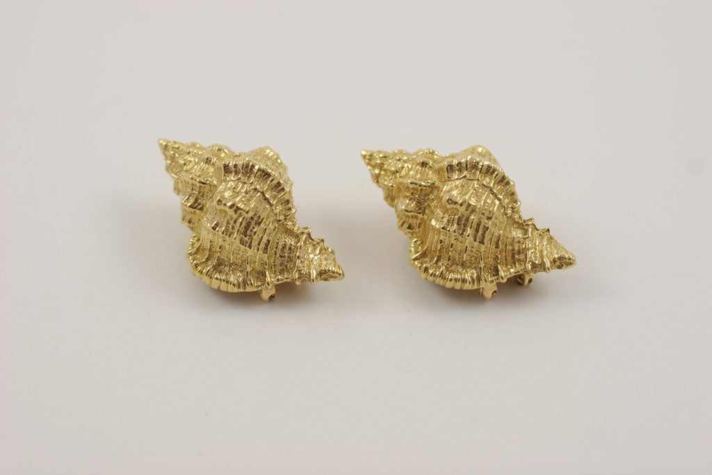 Women's Tiffany & Co. 18K Gold Seashell Pins For Sale