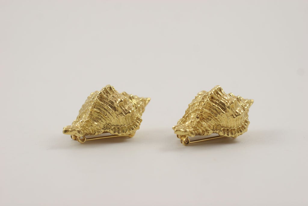 Tiffany & Co. 18K Gold Seashell Pins For Sale 1