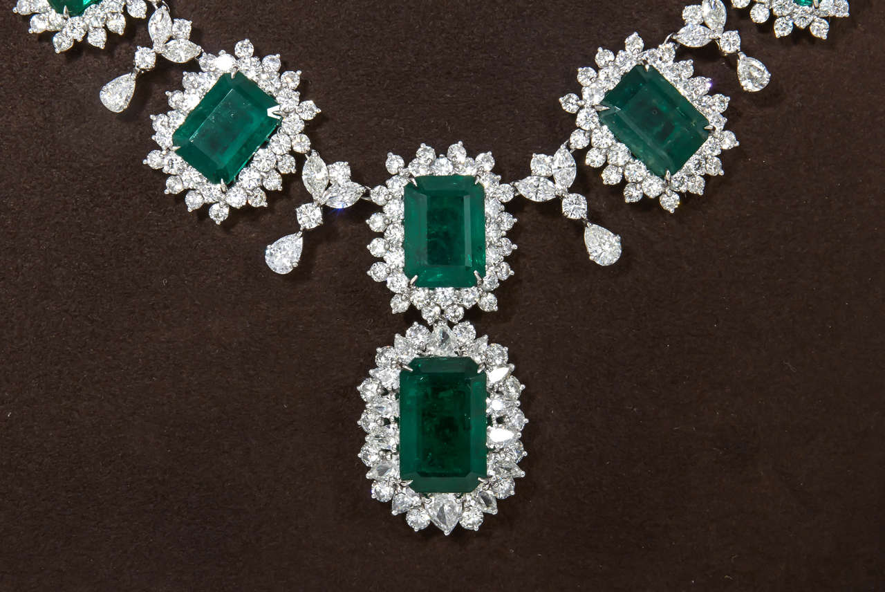 Iconic Emerald Diamond Platinum Drop Necklace In New Condition In New York, NY