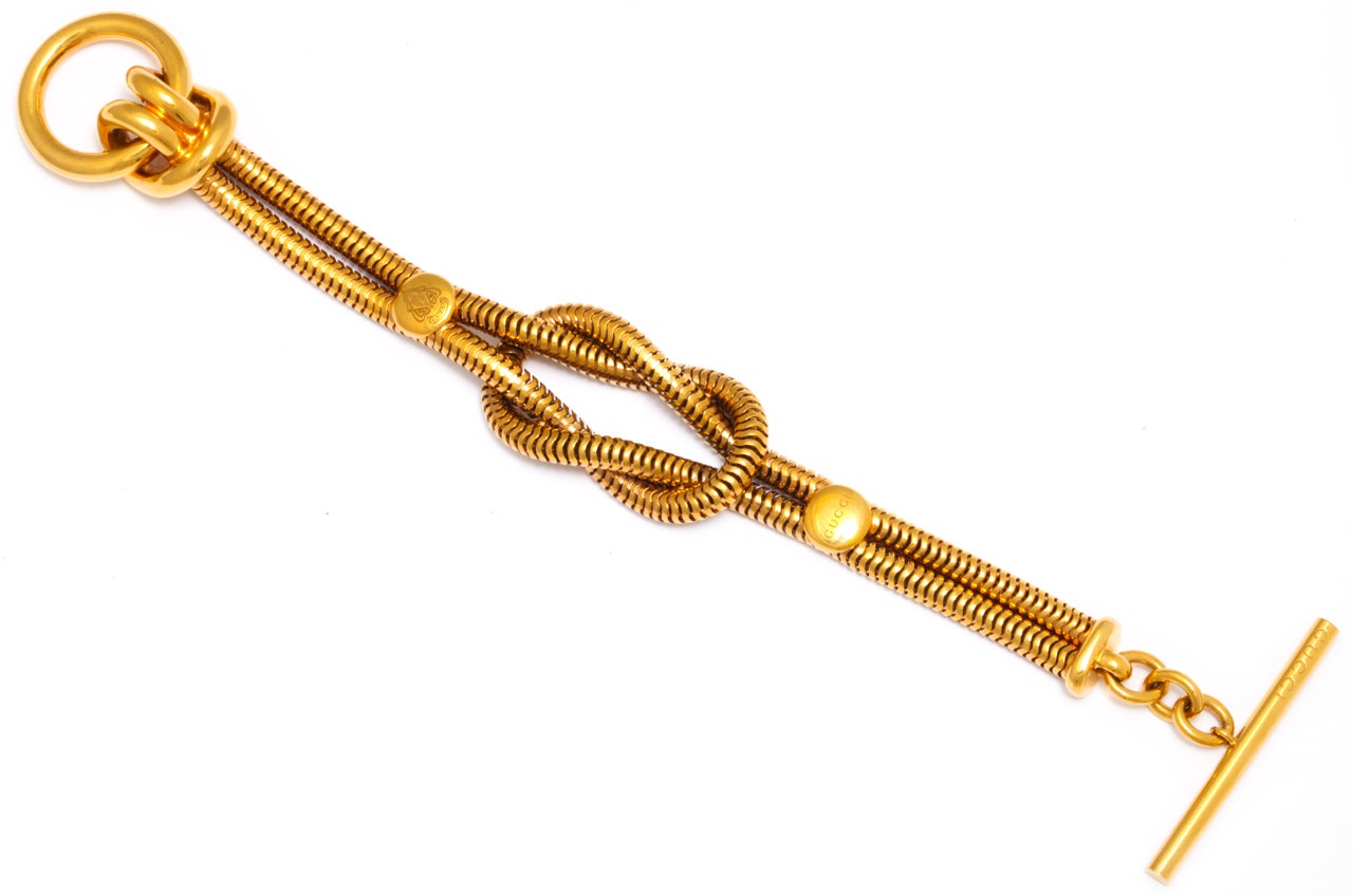 GUCCI GOLD Algerian Lovers Knot Bracelet  With Toggle Closure