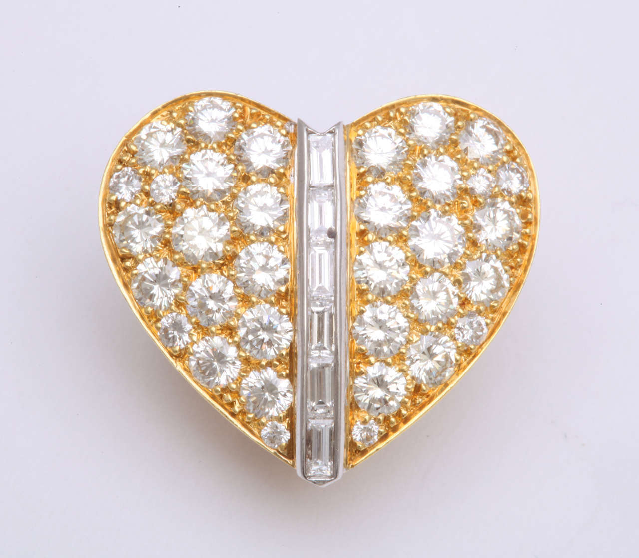 Diamond Heart Earrings In Excellent Condition For Sale In New York, NY
