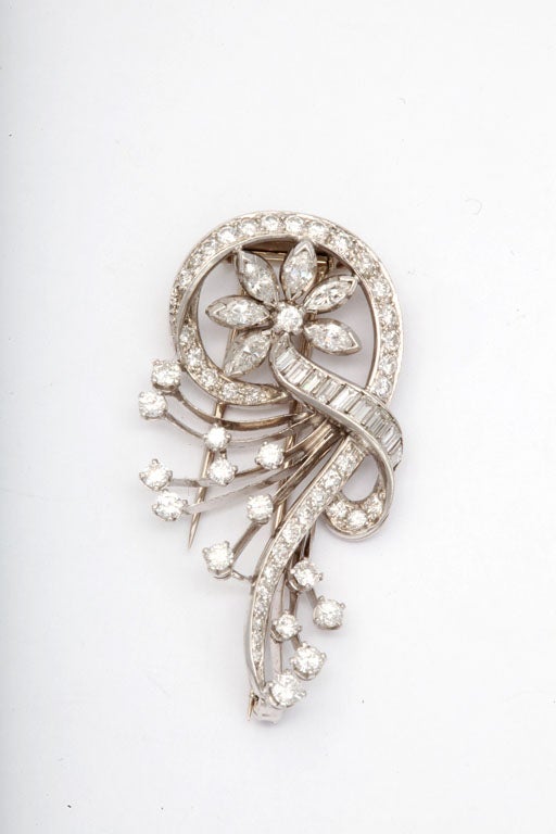 Retro White Gold Earring & Pin Suite In Excellent Condition In New York, NY