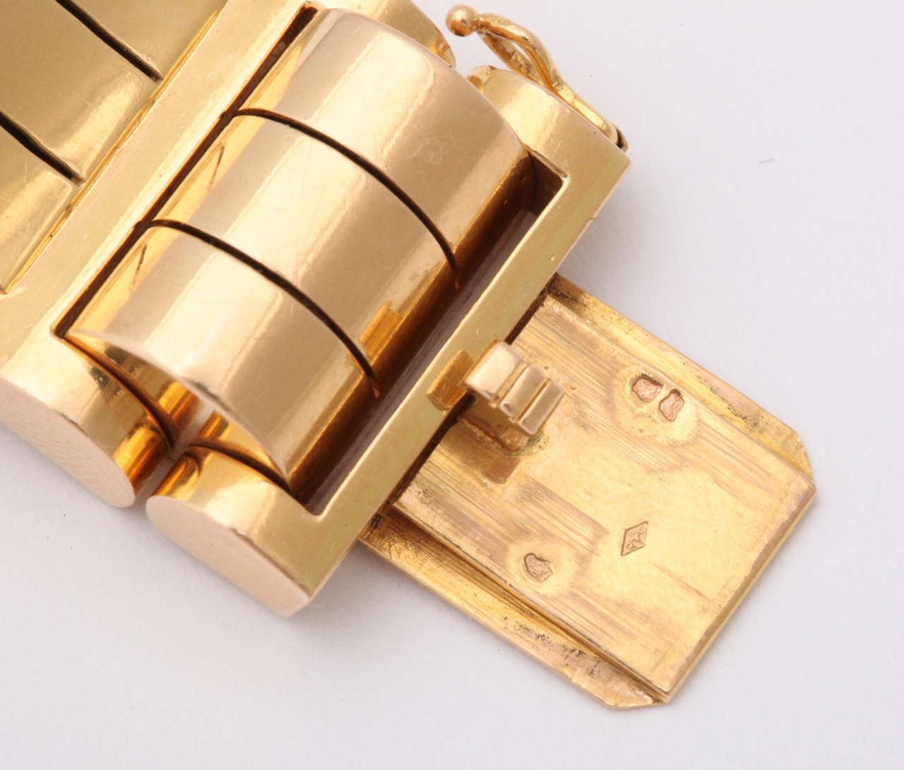 Gold Tank Bracelet In Excellent Condition In New York, NY